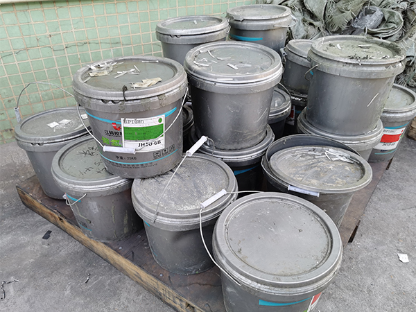 鈷酸鋰粉回收 珠?；厥这捤岱?能賣多少錢